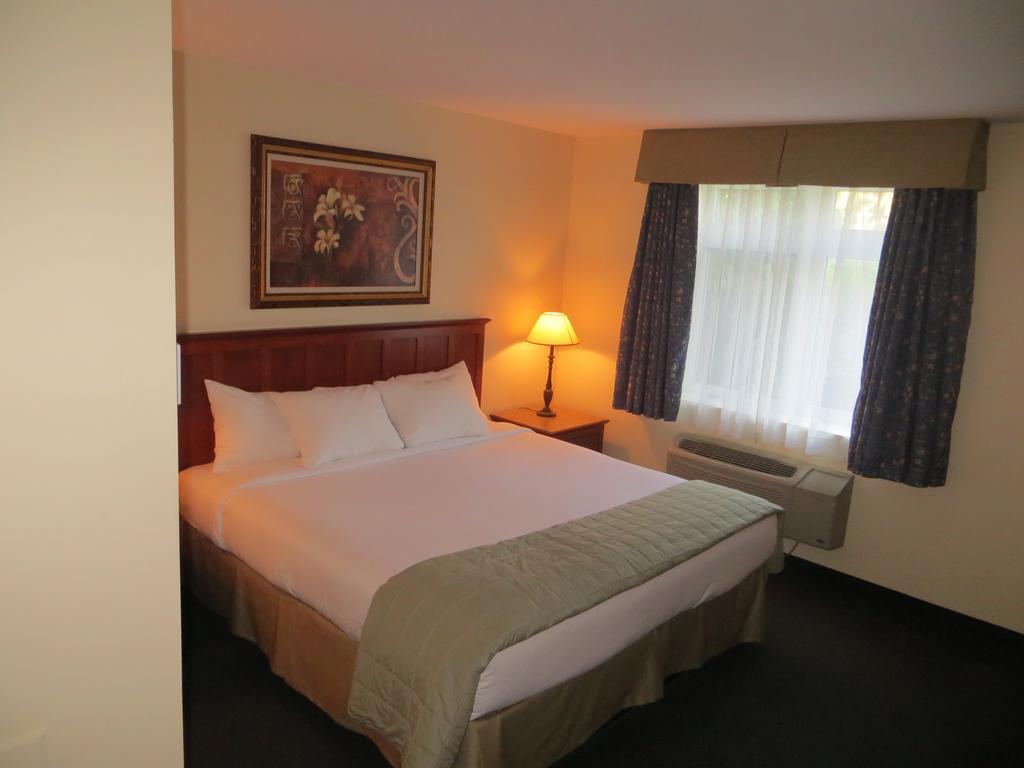 Hotel St-Bernard St-Bernard de Lacolle Quarto foto