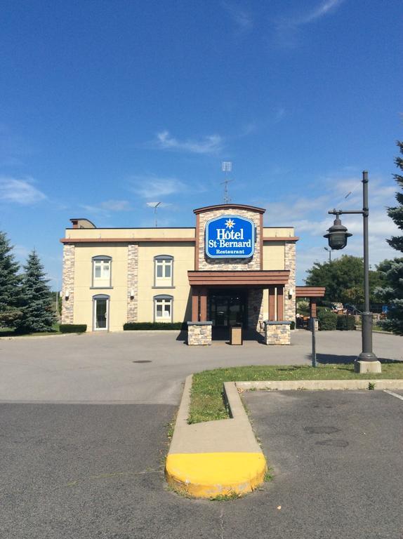 Hotel St-Bernard St-Bernard de Lacolle Exterior foto
